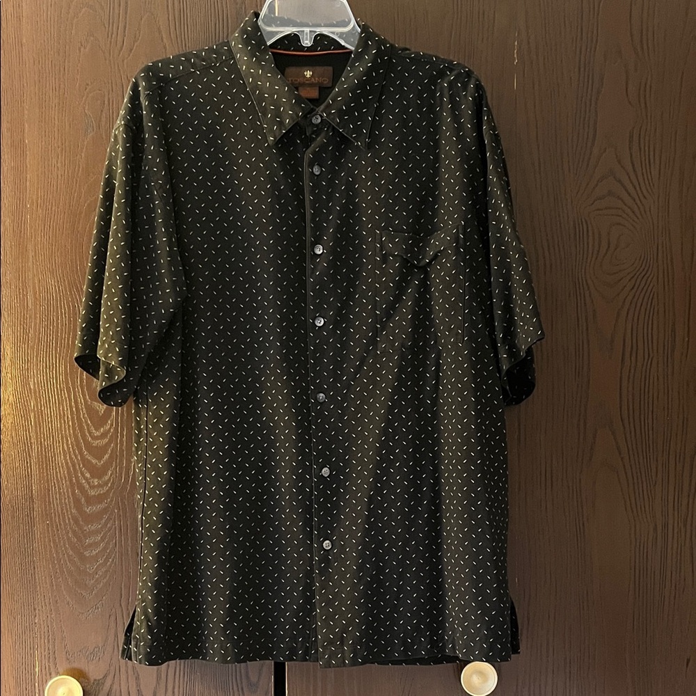 Toscano Men’s 100% silk long sleeved black shirt with gold slashes of color. XL